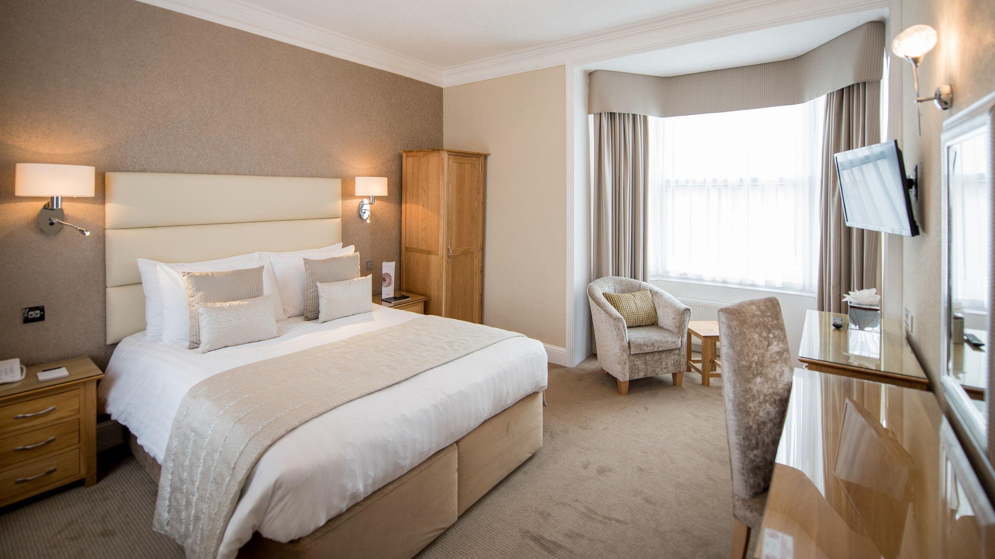 The Park Hotel บาร์นสเตเปิล ภายนอก รูปภาพ